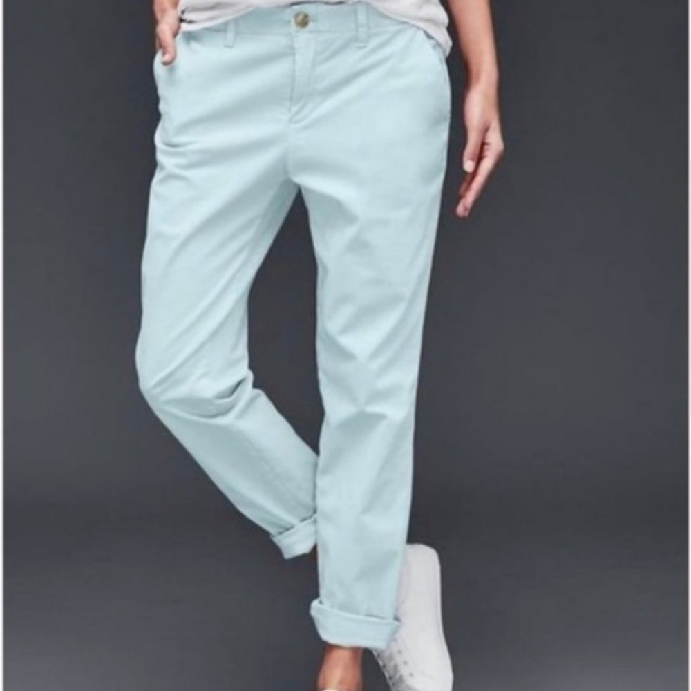 Gap for Good Pale Blue Women's Girlfriend Khaki's Size 8